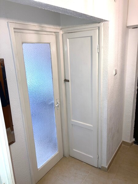 Piata Amzei - Calea Victoriei - 5 min. pana la Metrou Piata Romana.