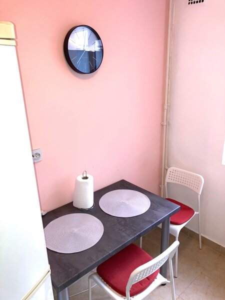 Piata Amzei - Calea Victoriei - 5 min. pana la Metrou Piata Romana.