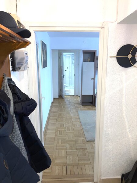 Piata Amzei - Calea Victoriei - 5 min. pana la Metrou Piata Romana.